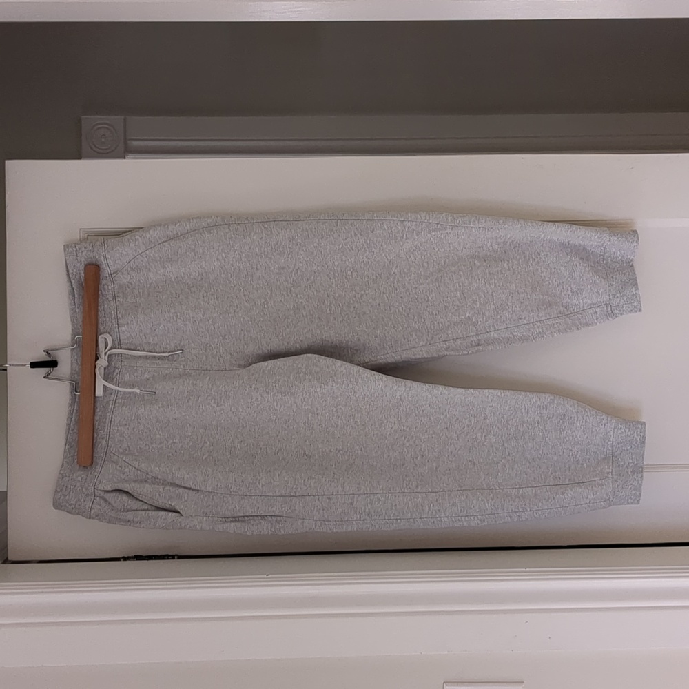 Lululemon Scuba Jogger 7/8 Length Sweatpants